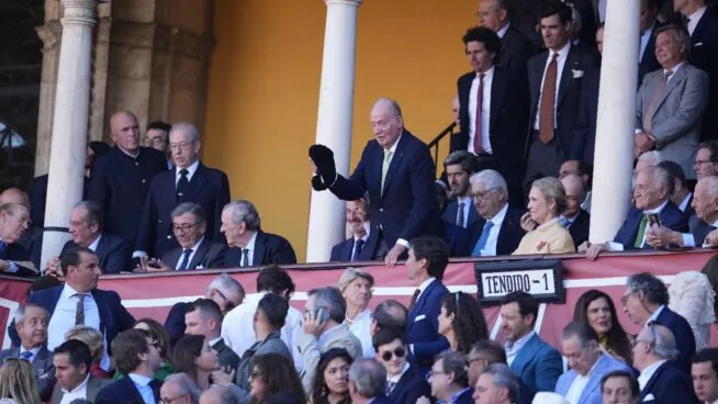 El rey Juan Carlos I llega a Cascais (Portugal) tras asistir en Sevilla a los toros