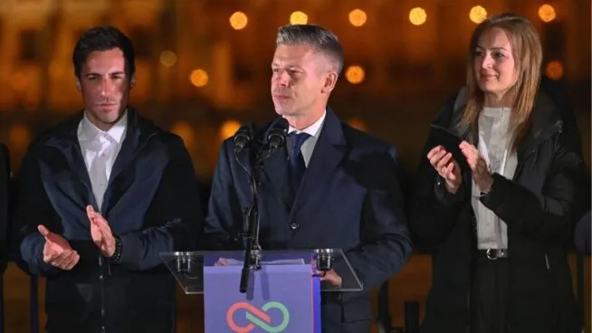 Magyar promete una Hungría europea y humana tras ganar las elecciones