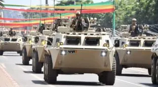 Grupos armados lanzan una ofensiva múltiple en la capital de Malí y otros puntos del país