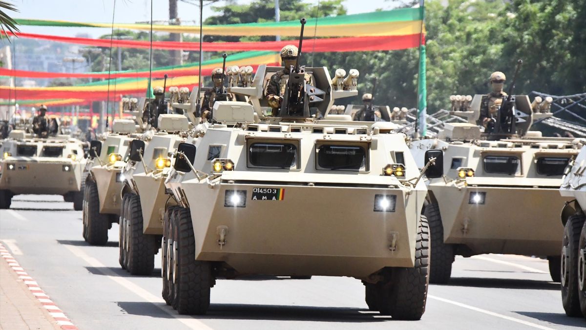 Grupos armados lanzan una ofensiva múltiple en la capital de Malí y otros puntos del país