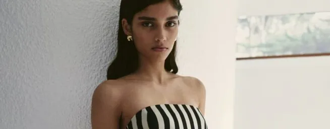 Mango y Primark tienen las cinco sandalias básicas de tendencia en primavera 2026 para llevarlas con vaqueros y camisa blanca