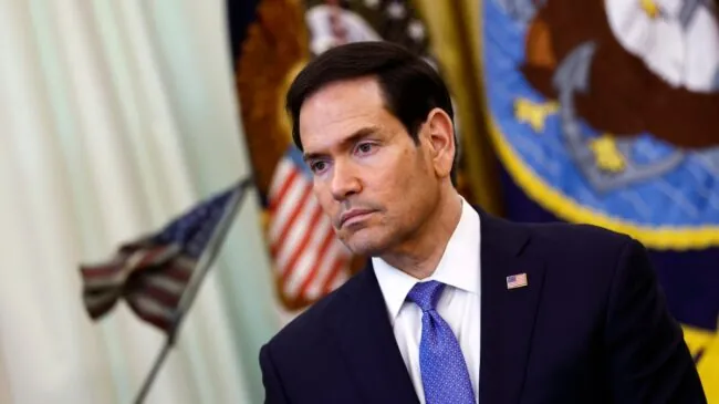 Marco Rubio asegura que no tolerará que Irán decida qué países hacen uso de Ormuz