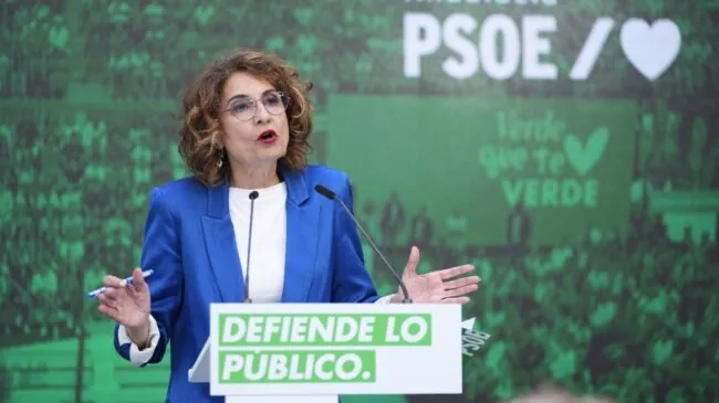 Montero dice que mandó «mensajes cariñosos» a Ábalos cuando no sabía su «situación»