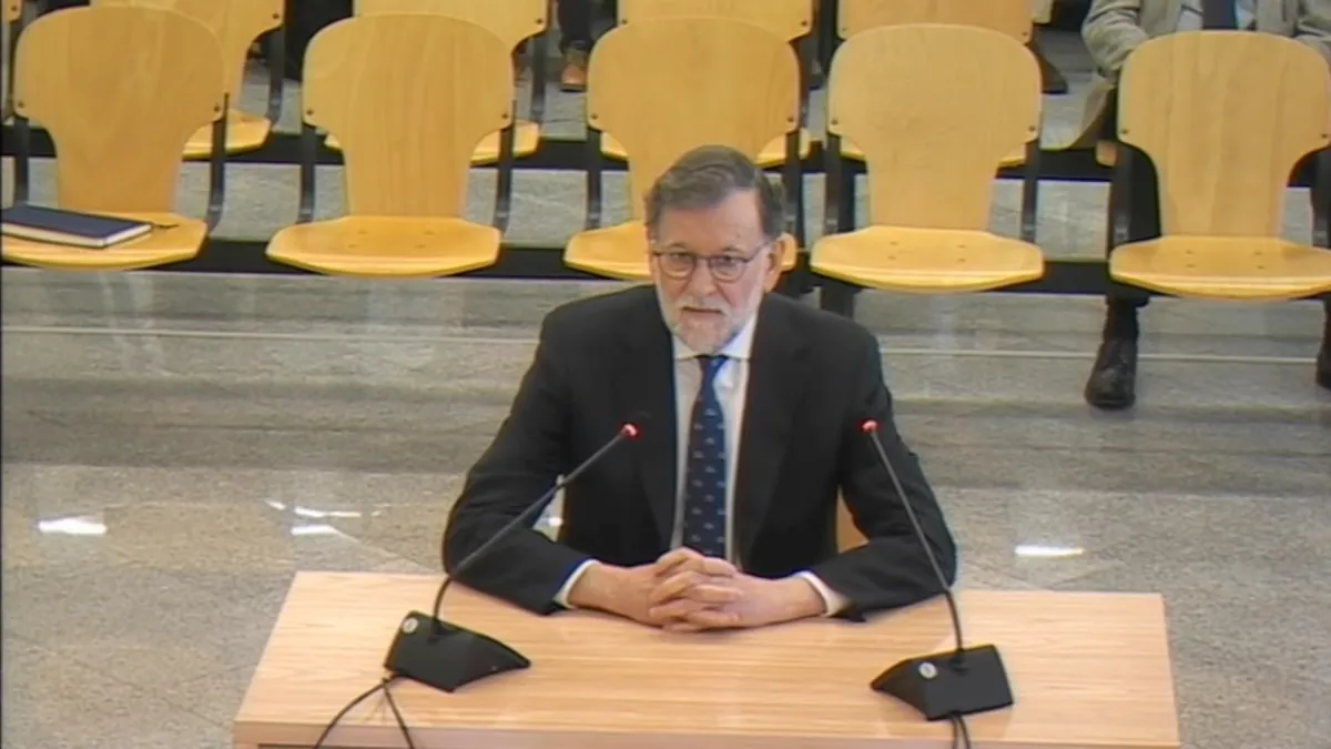 Rajoy niega que Bárcenas le entregase dinero de ‘caja b’ o que triturase recibís en su despacho