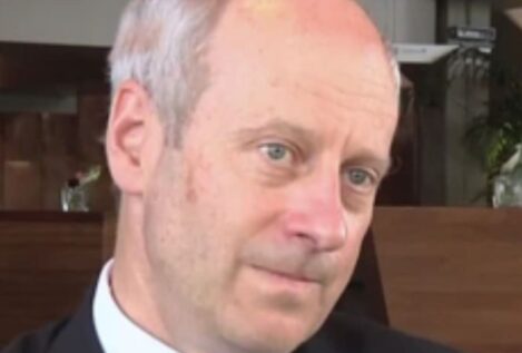 Michael Sandel, filósofo, ya lo dijo a sus 56 años: «No existe felicidad auténtica si no logramos hacer una reflexión sobre el bien común y la justicia»