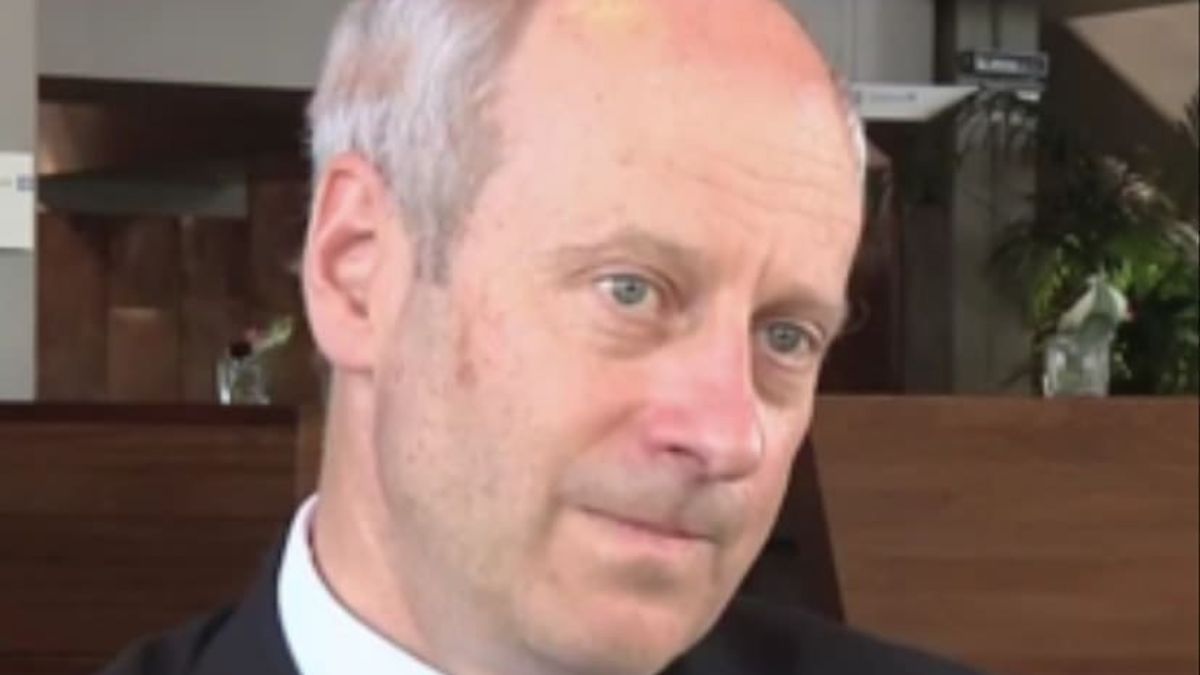 Michael Sandel, filósofo, ya lo dijo a sus 56 años: «No existe felicidad auténtica si no logramos hacer una reflexión sobre el bien común y la justicia»