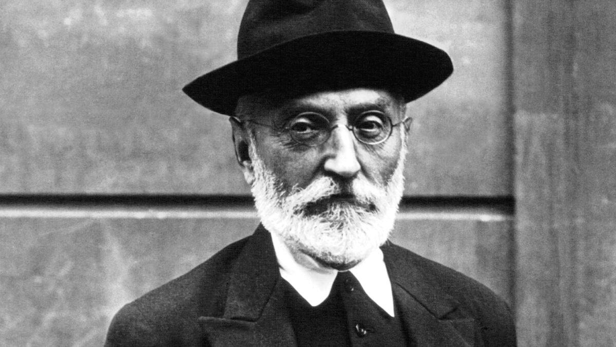 Miguel de Unamuno, filósofo español, ya lo avisó a sus 38 años: «Seamos curiosos; busquemos la verdad, que es la felicidad del pensamiento»