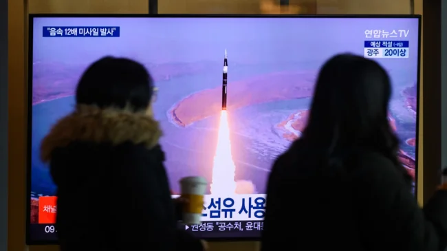 Corea del Norte lanza varios misiles balísticos hacia el mar de Japón