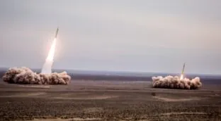 Irán anuncia un ataque contra aviones de EEUU y un centro de datos de Amazon en Baréin