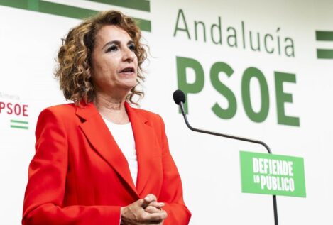 María Jesús Montero promete una ley de tiempos máximos de espera sanitaria