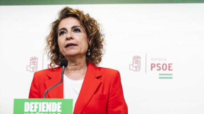 Montero cree que los vídeos del Comité Federal del PSOE buscan «desviar la atención» de Rajoy