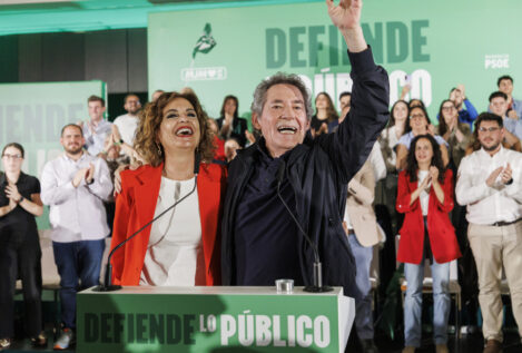 Montero abre campaña junto a Miguel Ríos y vaticina su «victoria» en Andalucía