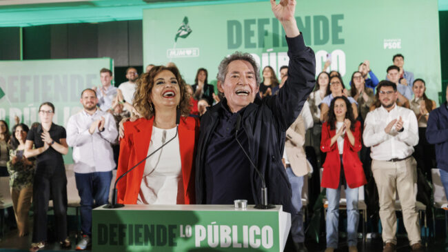 Montero abre campaña junto a Miguel Ríos y vaticina su «victoria» en Andalucía