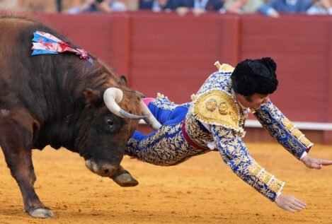Pronóstico muy grave para Morante de la Puebla tras recibir una cornada en Sevilla