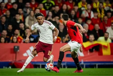 Los Mossos investigan cánticos islamófobos y xenófobos en el partido España-Egipto