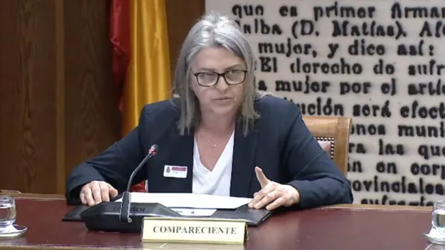 La mujer de Cerdán se niega a declarar y reclama abandonar la comisión del 'caso Koldo'
