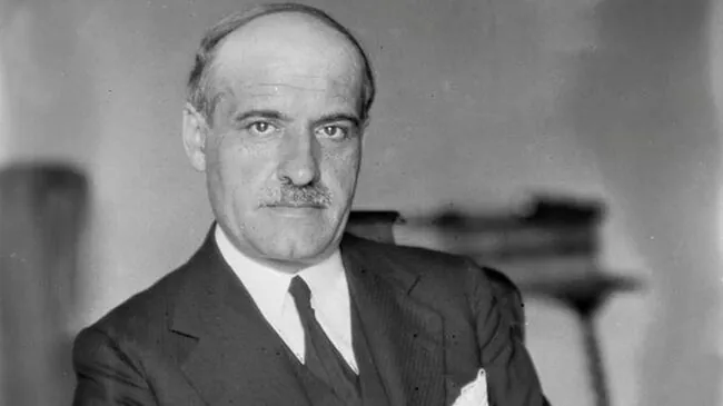 Ortega y Gasset, filósofo español, ya dijo en 1914 cómo lograr la felicidad: «Quien no se exige mucho no puede conocer la verdadera alegría»