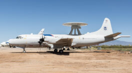 Este avión está reventando el negocio de los narcos en el Caribe solo con mirarlos