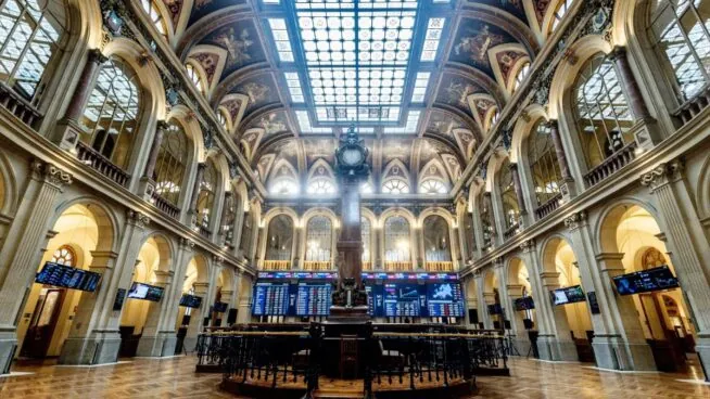 El Ibex 35 cae un 4,29% en su segunda peor semana desde el inicio de la guerra de Irán