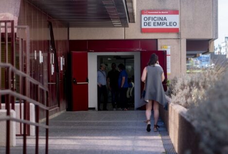 El paro subió en 231.500 personas hasta marzo, su mayor alza desde 2013