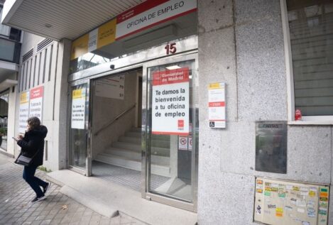 El paro bajó en 22.934 personas en marzo, casi el doble que en 2025