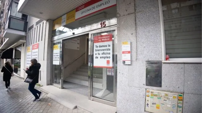 El paro bajó en 22.934 personas en marzo, casi el doble que en 2025