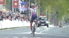 Paula Blasi consigue un triunfo histórico en el ciclismo español en la Amstel Gold Race