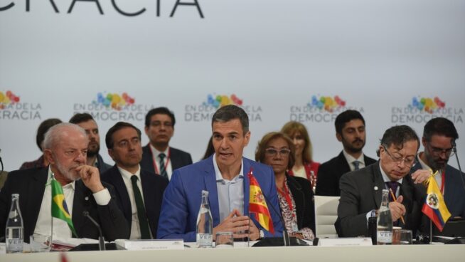 Sánchez llama a la acción a los progresistas para defender la democracia