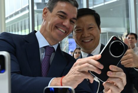 Sánchez incluyó a Xiaomi en su viaje a China pese a que EEUU la investiga por espionaje