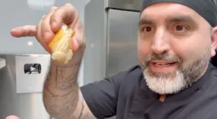 Los cocineros andaluces coinciden: «Para conseguir una fritura de pescado perfecta y crujiente tienes que mezclar estas tres harinas»