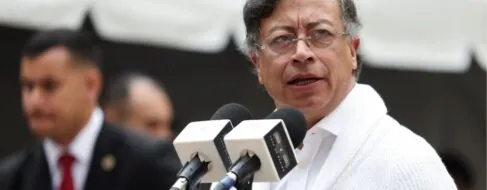 Gran trabajo, Gustavo Petro: los extremos populistas se enfrentan en Colombia
