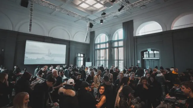 El sector de los eventos ante el espejo de la IA: seguridad masiva y cumplimiento legal en el horizonte de 2026