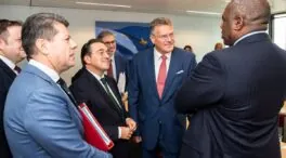 Albares se reúne por primera vez en Madrid con el representante de Gibraltar