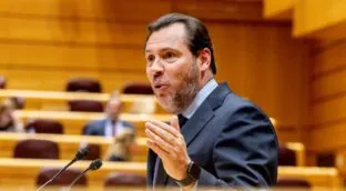 Puente llama «imbécil» a Feijóo y le acusa de conocer días antes la imputación de Zapatero