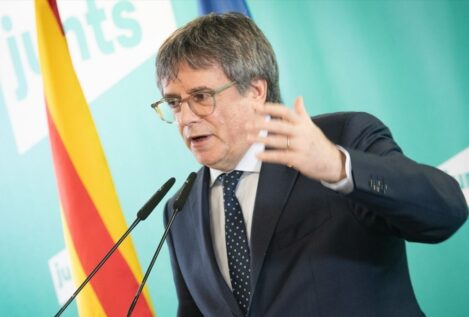 Puigdemont critica el «enamoramiento» de Sánchez con China