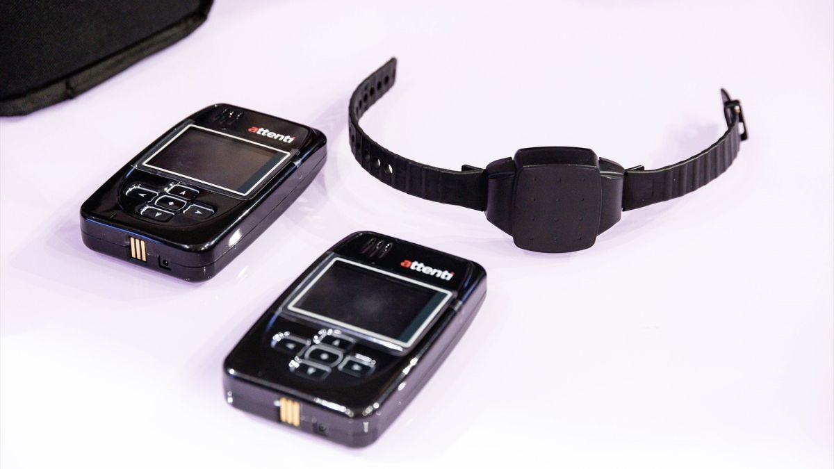 El Gobierno descarta usar conexión móvil por satélite en pulseras antimaltrato