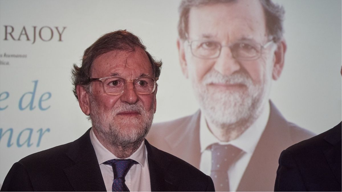 Rajoy acusa a Sánchez del «gravísimo error» de acercarse a China, una «dictadura»