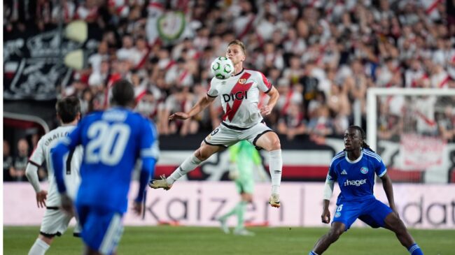 El Rayo Vallecano gana al Estrasburgo y se acerca a su primera final internacional