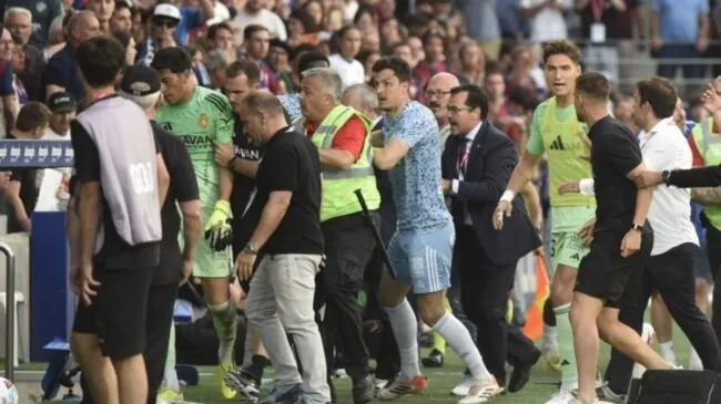 El portero del Zaragoza Andrada, 13 partidos de sanción por su agresión a Pulido