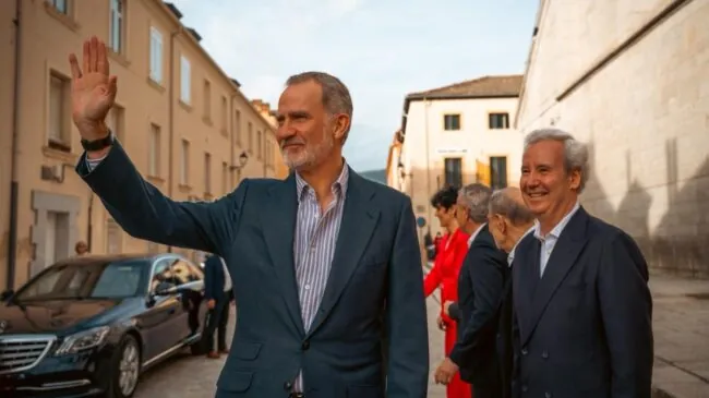 El Rey reivindica el liderazgo al servicio del bien común en el foro internacional en La Granja