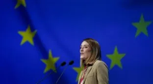 Metsola alerta del «veneno» del antisemitismo tras la petición de Sánchez de romper con Israel