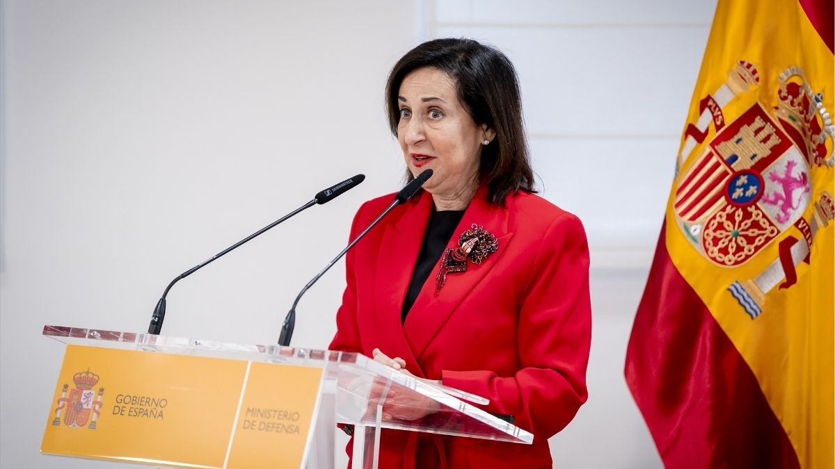 Robles responde a Netanyahu que el Gobierno seguirá «firme» en su defensa de la paz