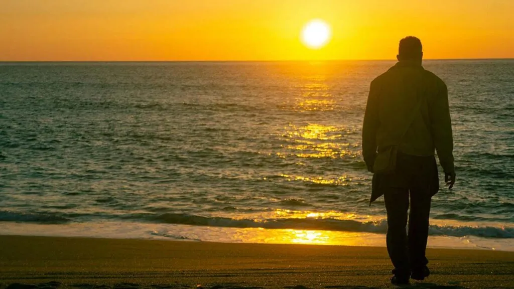 rousseau-felicidad-hombre-playa