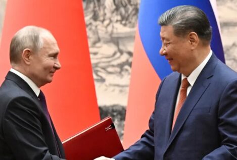 Rusia y China condenan el bloqueo «ilegal» de EEUU del estrecho de Ormuz