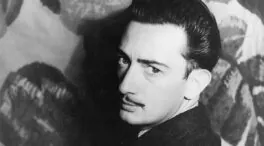 Salvador Dalí, pintor, avisó en 1961: «La felicidad es una forma de inteligencia que consiste en no permitir que la realidad nos interrumpa de más»