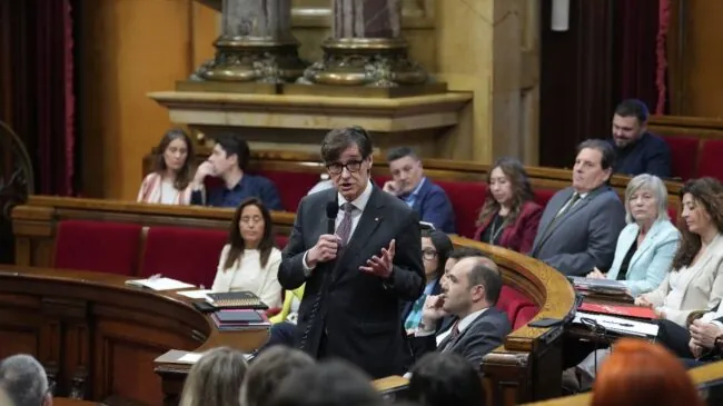 Illa dice que no pacta con quien promueve odio y Orriols le agradece aprobar los presupuestos