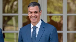 El libro favorito de Sánchez ha vendido más de 500 millones de copias, fue la primera novela moderna y narra una historia de amistad