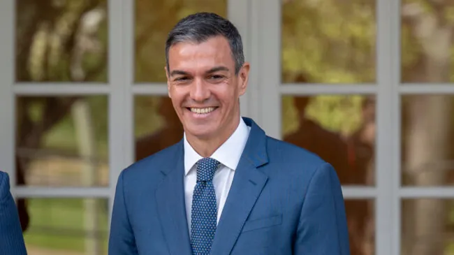 El libro favorito de Sánchez ha vendido más de 500 millones de copias, fue la primera novela moderna y narra una historia de amistad