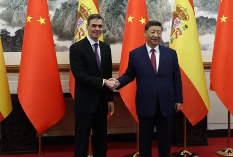 Xi dice a Sánchez estar ambos «del lado correcto de la historia» ante la «ley de la selva»
