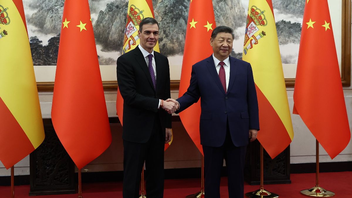 Xi dice a Sánchez estar ambos «del lado correcto de la historia» ante la «ley de la selva»